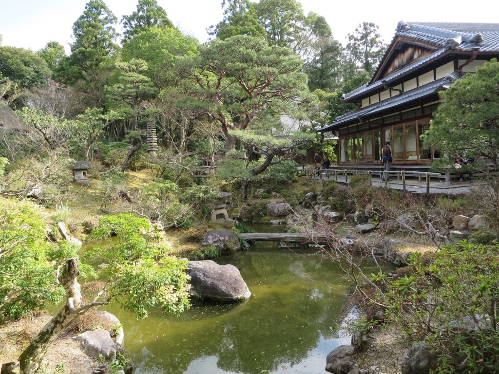 Larger than  Large: Todaiji & Yoshikien Garden,&nbsp;Nara