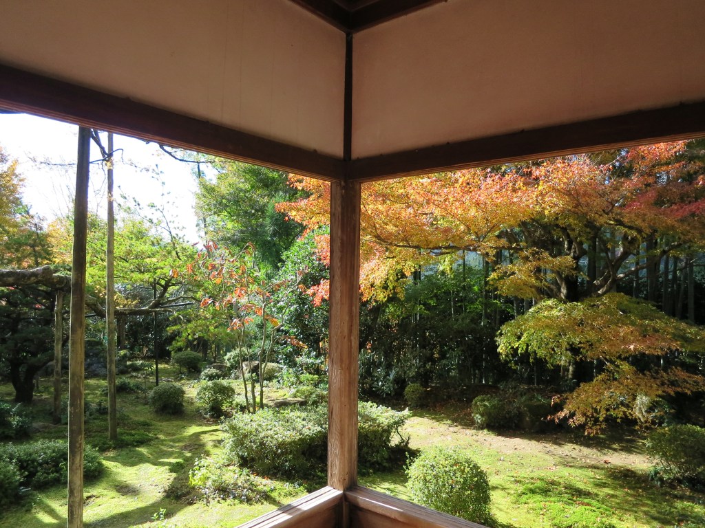 Hōsen-in, Reflecting Sacrifice through Blood-Stained Ceiling and Serene Garden&nbsp;View