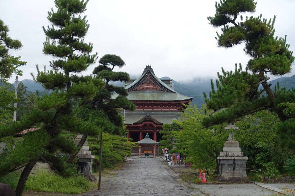 Hear the Weeping Dragon at Kai-Zenkoji,&nbsp;Yamanashi