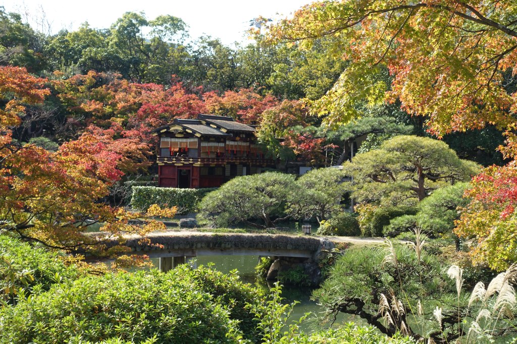 Sorakuen: Traditional Japanese Garden with a mix of Western-influenced Meiji Era&nbsp;Buildings
